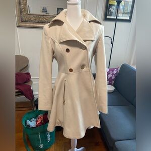 Classy cream dress jacket by Laundry